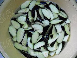烤鸭烧茄子的做法步骤：2