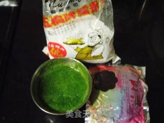 【创意新派菜】菠菜豆沙饼的做法步骤：1