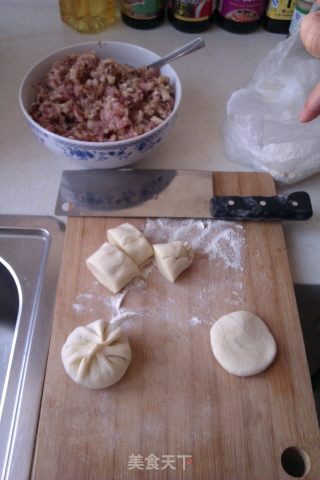 香菇猪肉包子的做法步骤：4