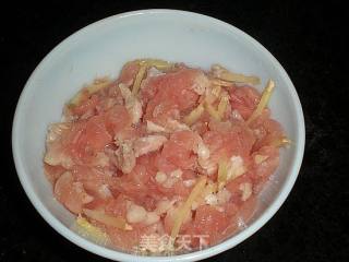 青椒肉丝盖浇面的做法步骤：4