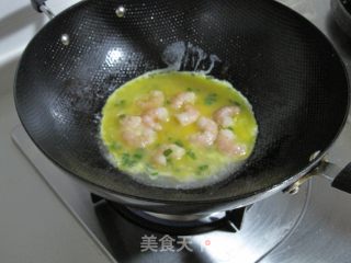 鲜虾滑蛋的做法步骤：3