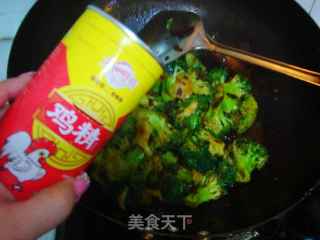辣炒西兰花的做法步骤：5