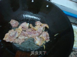 一鸡两吃之——红枣鸡汤+香菇花菜烩鸡肉的做法步骤：5