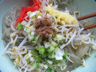麻油香滋味——姜蓉豆芽拌粉条的做法步骤：5