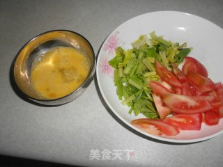 番茄鸡蛋面的做法步骤：2