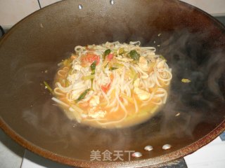 番茄鸡蛋面的做法步骤：7
