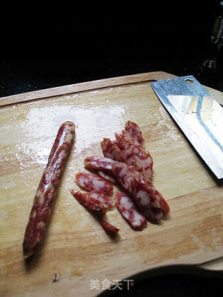 传统美食自己做----广式腊味煲仔饭的做法步骤：2