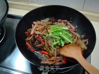 快捷小炒“豉香川腊炒双脆”的做法步骤：8