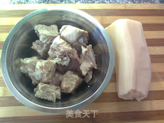 莲藕马蹄红烧排骨的做法步骤：1
