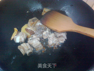 莲藕马蹄红烧排骨的做法步骤：6