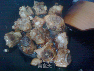 莲藕马蹄红烧排骨的做法步骤：7