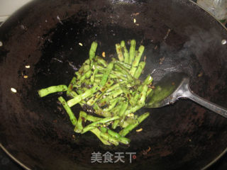 【创意新派菜】橄榄菜炒四季豆的做法步骤：6