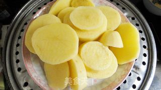 灰太狼土豆泥的做法步骤：3