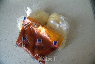 馅料十足——培根烤肠PIZZA的做法步骤：4