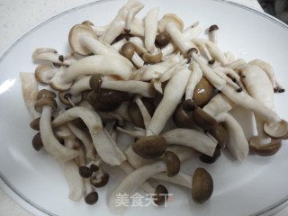 【创意新派菜】多彩蟹味菇的做法步骤：2
