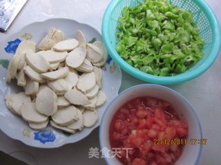 番茄辣椒烩豆腐的做法步骤：2