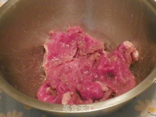 牛肉炒玉米芯的做法步骤：1