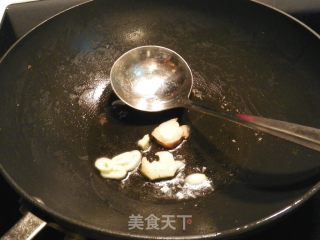 牛肉炒玉米芯的做法步骤：3