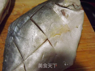 糖醋瓦块鱼的做法步骤：1