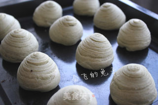 酥到掉渣的小点心---抹茶红豆千层酥的做法步骤：9