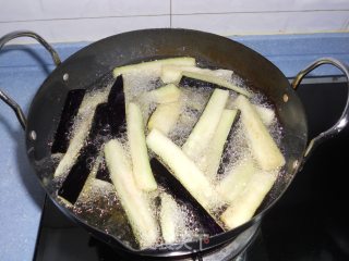 正宗鱼香茄子的做法步骤：4
