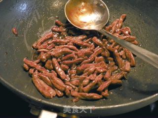 酱香牛肉丝的做法步骤：8