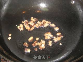 方腿肠香菇蛋炒饭的做法步骤：4