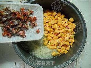 红薯腊肠焖饭的做法步骤：4