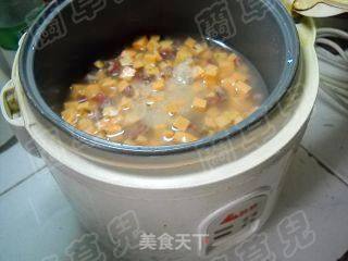红薯腊肠焖饭的做法步骤：6