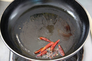 水煮魔芋丝肉片的做法步骤：5