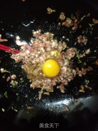 冬天吃什么？饺子！白菜饺子的做法步骤：3