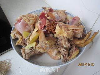 砂锅鸡的做法步骤：1