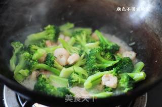 西兰花炒虾仁的做法步骤：6