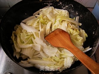 白菜炒丸子的做法步骤：5