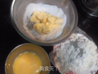 再做好吃的黄油曲奇的做法步骤：1