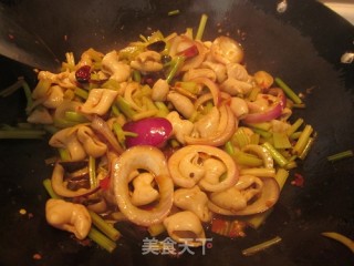 火爆肥肠的做法步骤：2