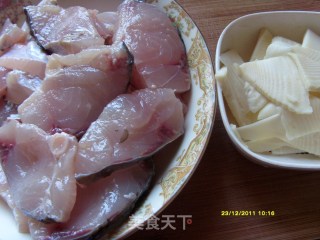 糖醋鱼块的做法步骤：1