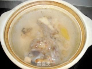 咸骨上汤娃娃菜的做法步骤：4