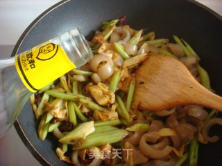 麻辣西芹猪皮的做法步骤：5