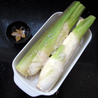 海盐烤茭白的做法步骤：5