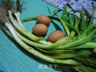 青蒜炒鸡蛋的做法步骤：1
