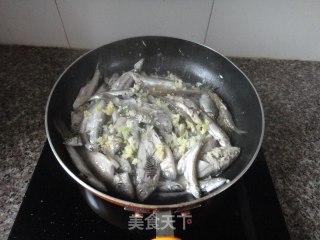 家常小鱼冻的做法步骤：5