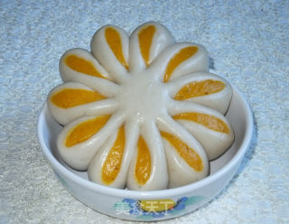 黄金花馒头的做法步骤：6