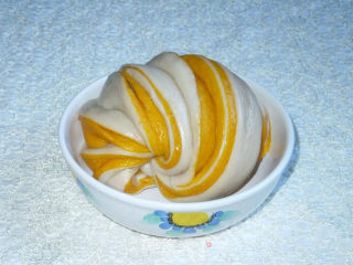黄金花卷的做法步骤：9