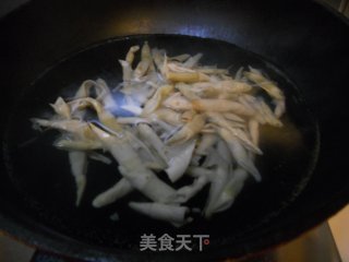 牛肉扁尖桃仁汤的做法步骤：7