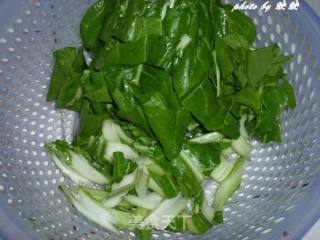 莙荙菜炒肉的做法步骤：2