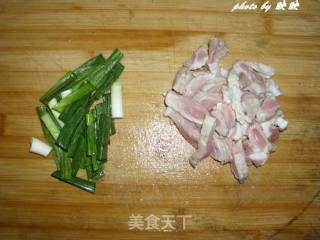 莙荙菜炒肉的做法步骤：3