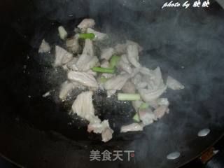 莙荙菜炒肉的做法步骤：5