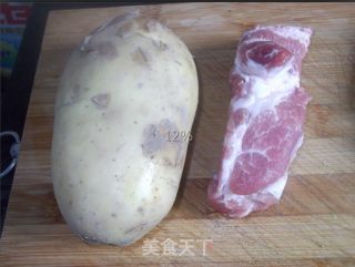 土豆烧肉的做法步骤：1