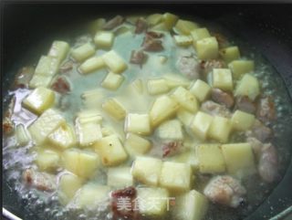 土豆烧肉的做法步骤：5